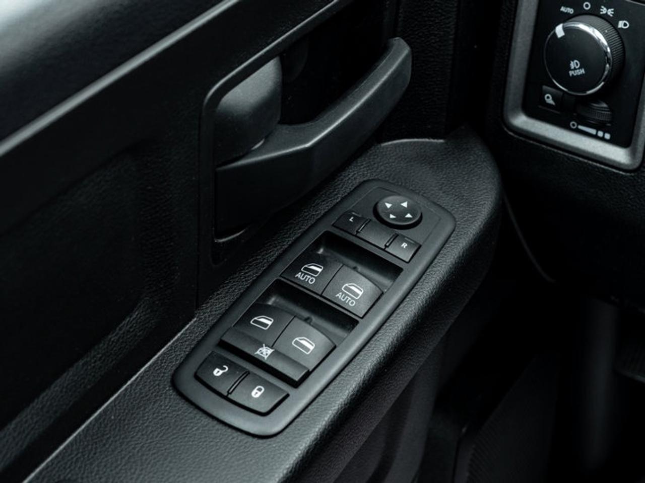 2020 RAM 1500 Classic EXPRESS Photo