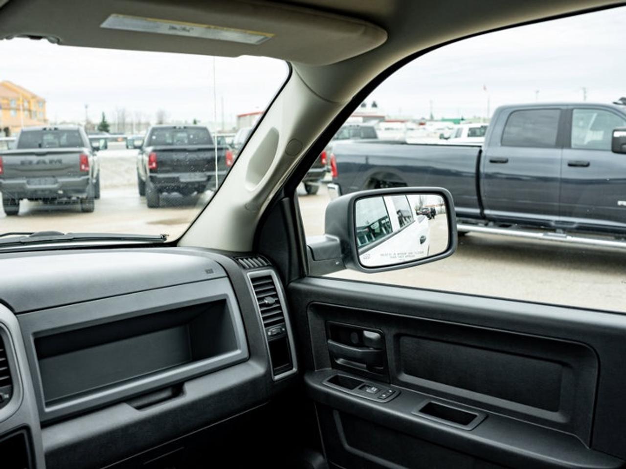 2020 RAM 1500 Classic EXPRESS Photo