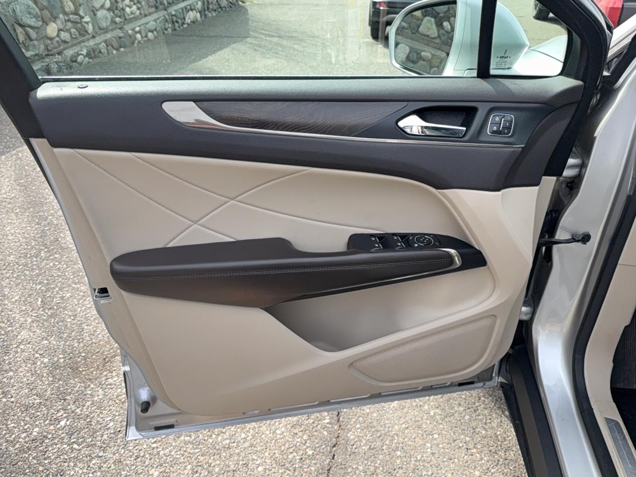 2017 Lincoln MKC Reserve Photo