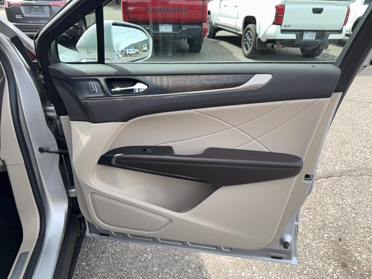 2017 Lincoln MKC Reserve Photo