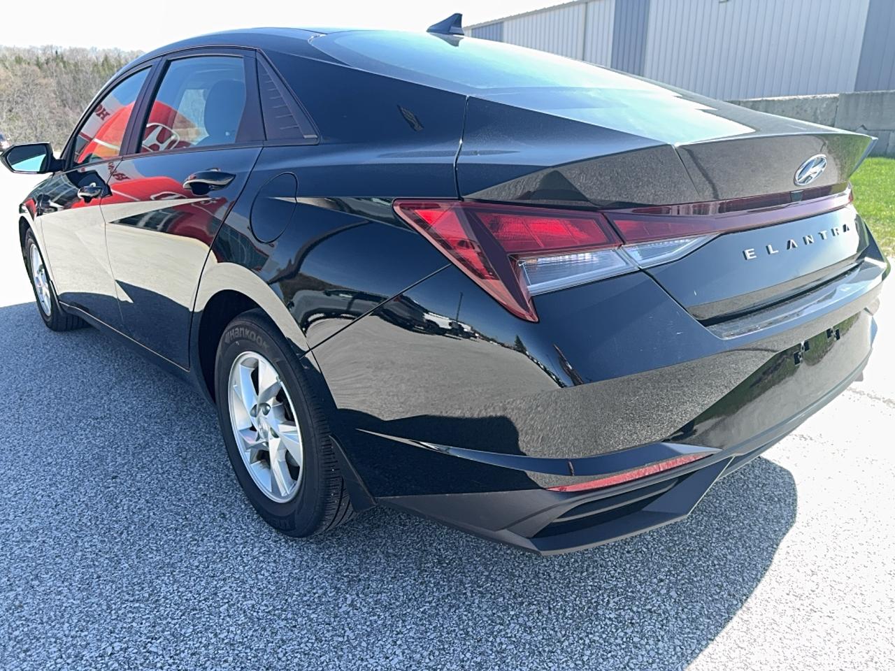2022 Hyundai Elantra Essential IVT Photo