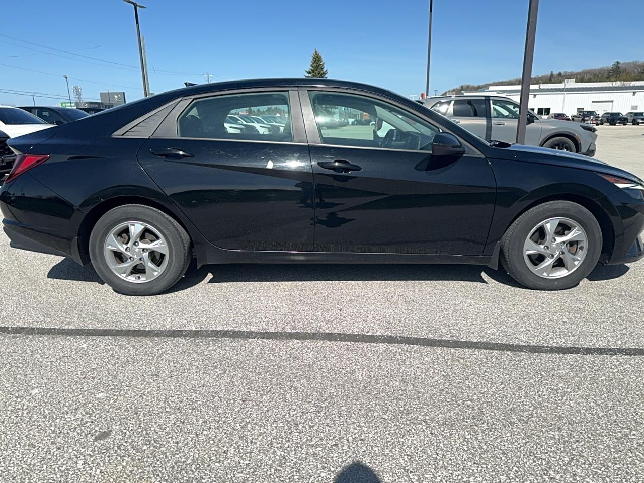 2022 Hyundai Elantra Essential IVT Photo