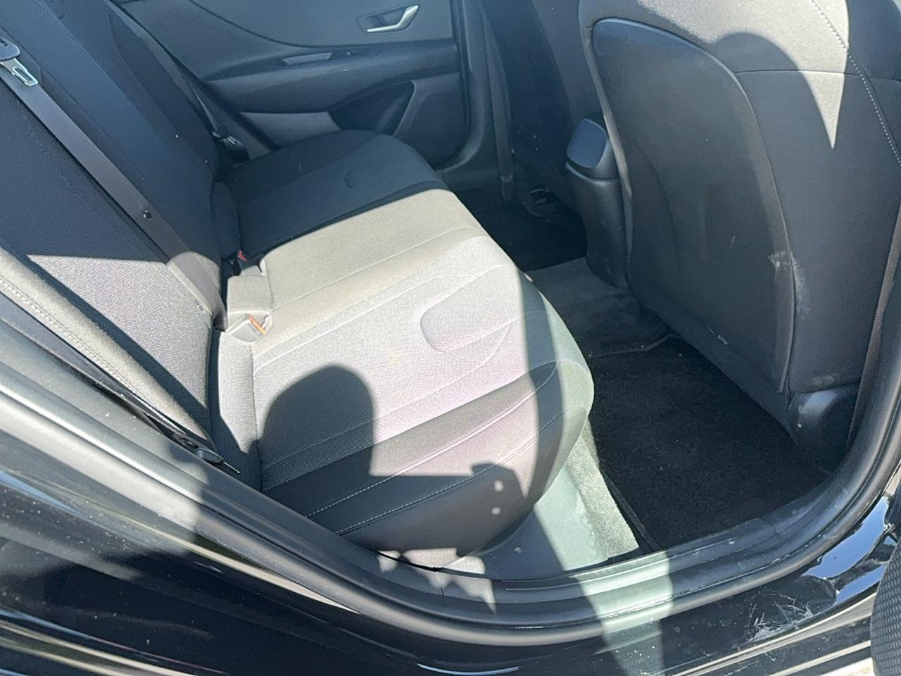 2022 Hyundai Elantra Essential IVT Photo