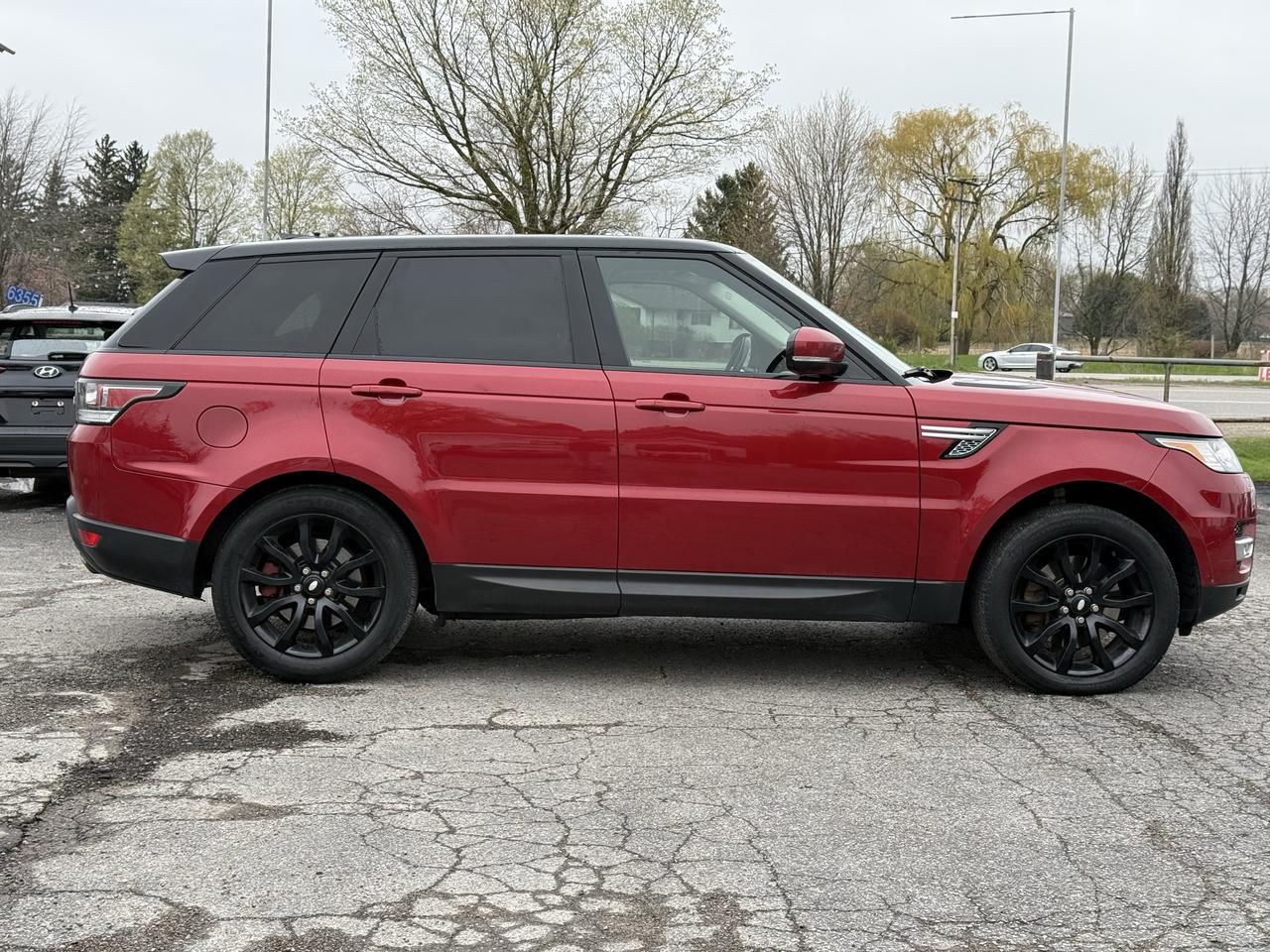 2014 Land Rover Range Rover Sport HSE Photo