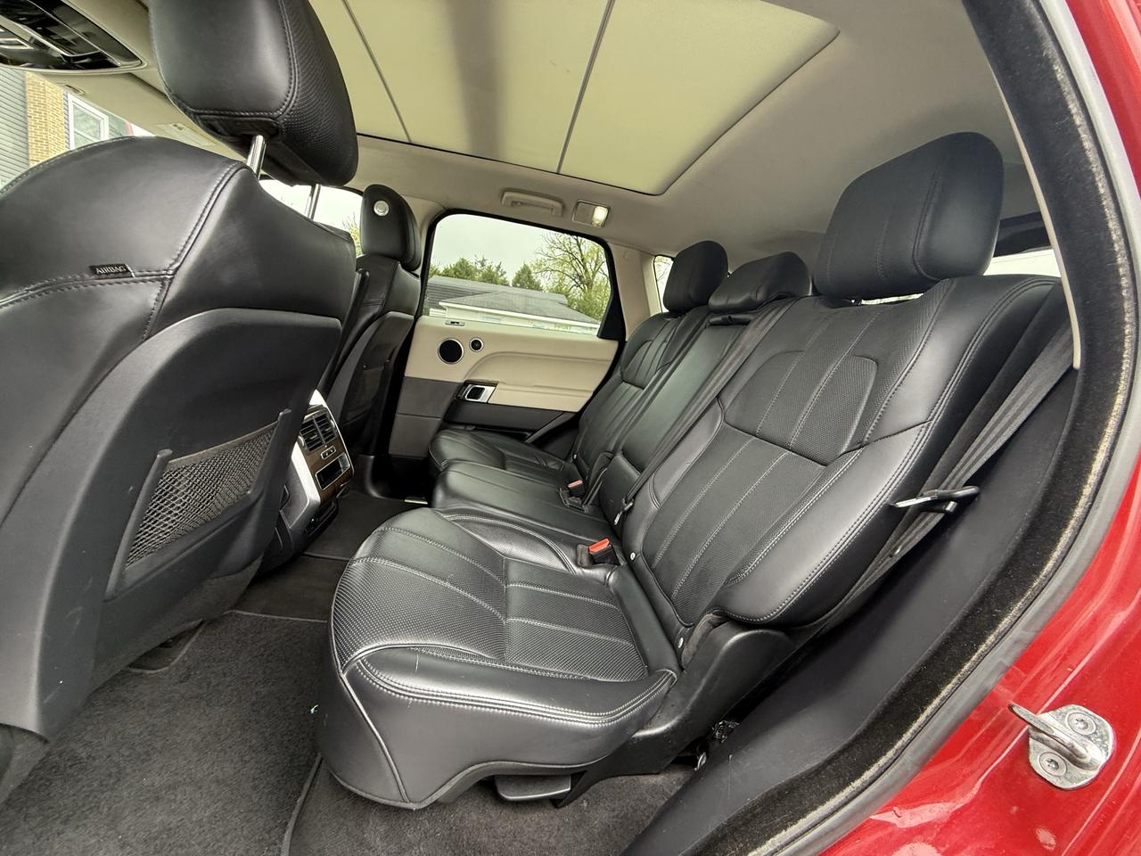 2014 Land Rover Range Rover Sport HSE Photo