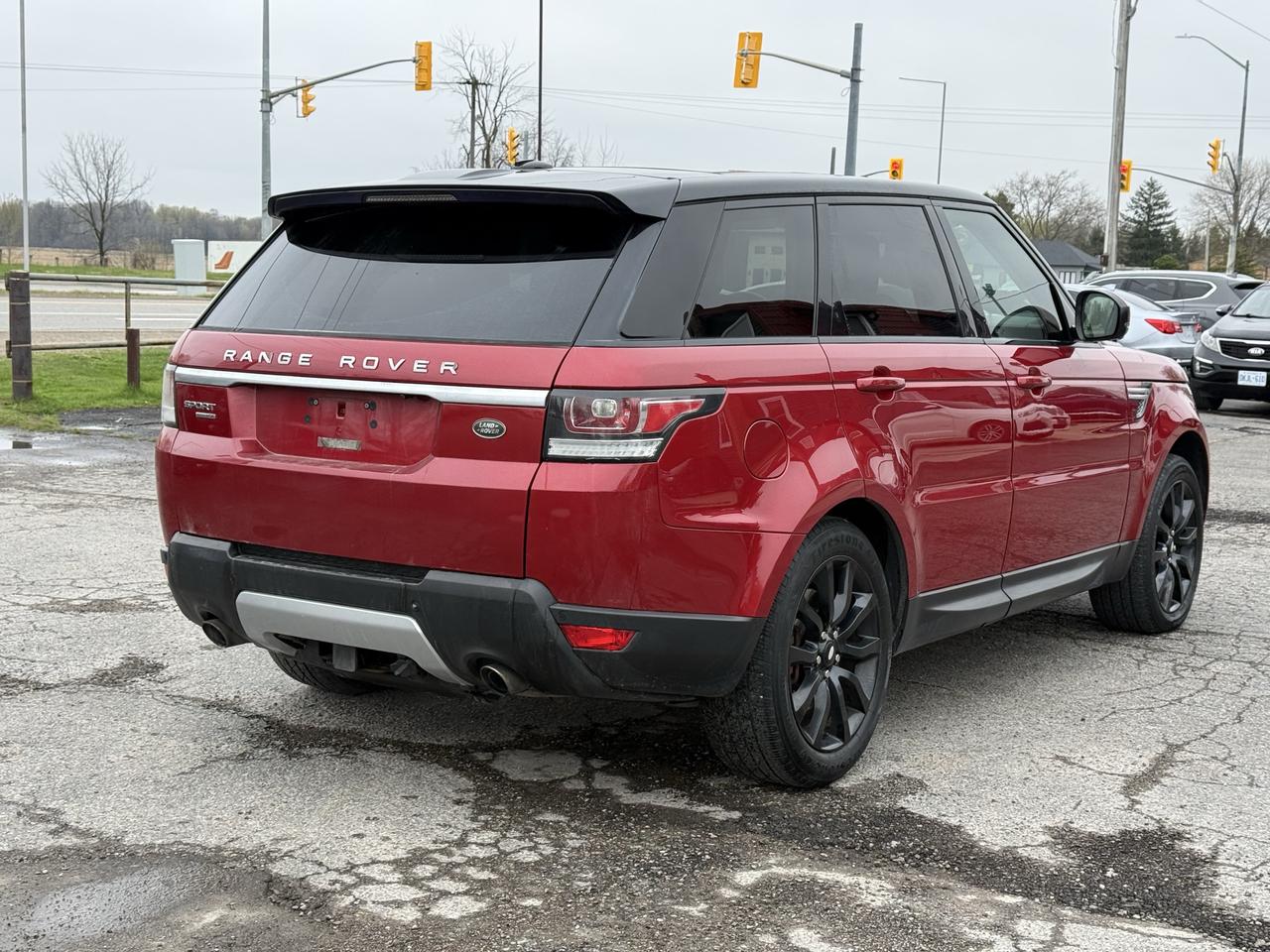 2014 Land Rover Range Rover Sport HSE Photo