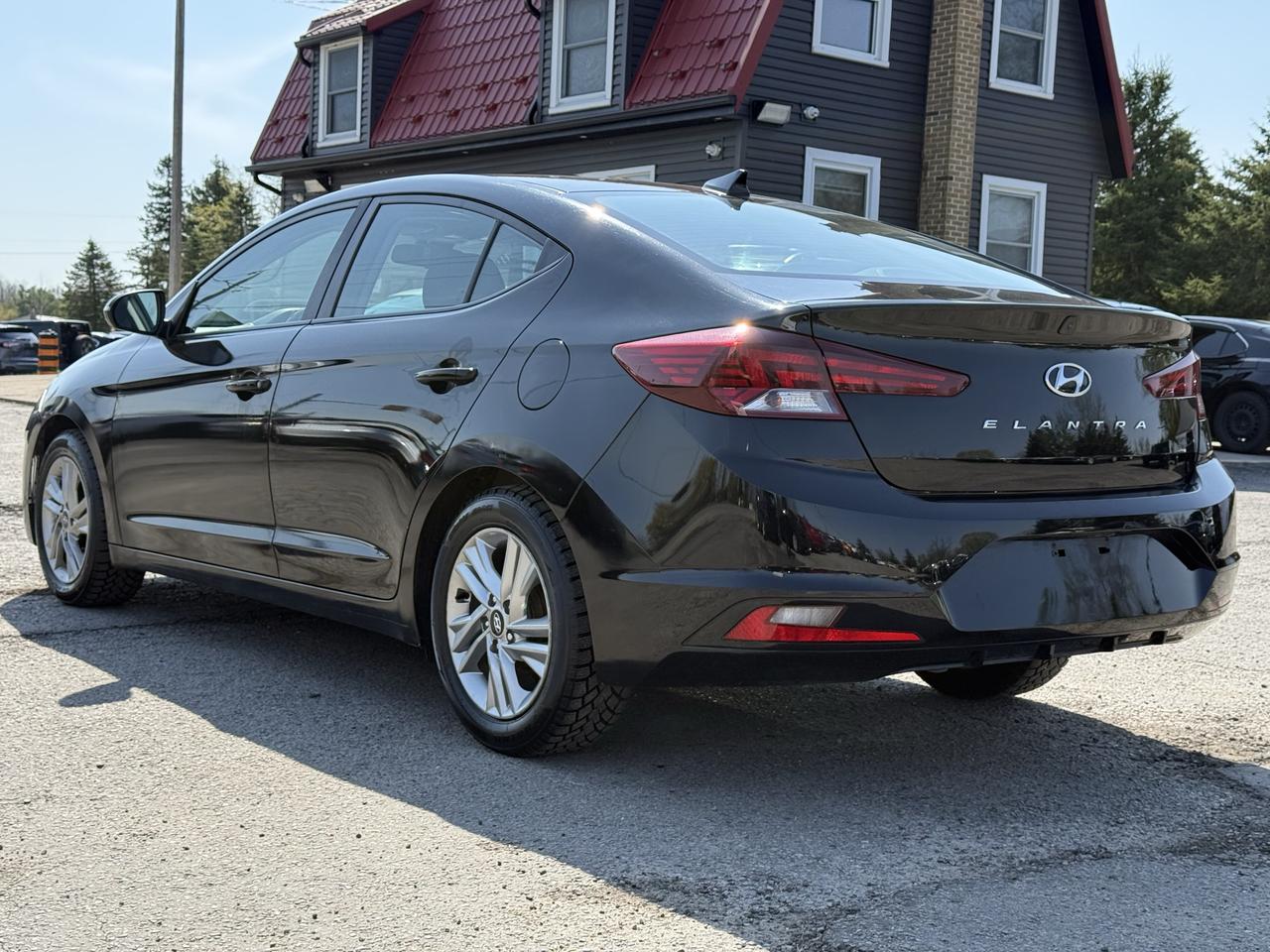 2020 Hyundai Elantra Preferred w/Sun & Safety Package Photo