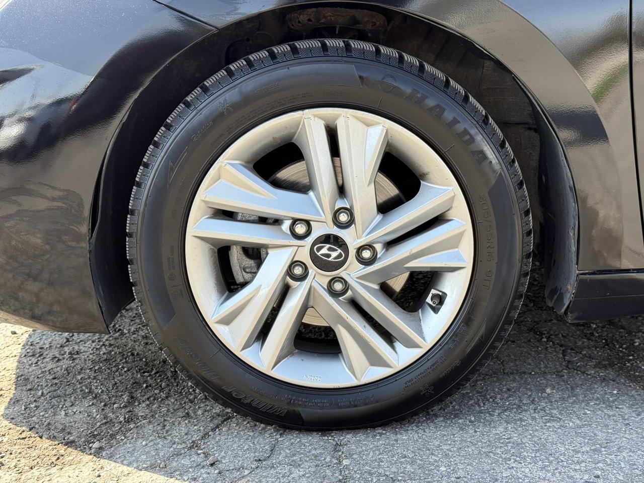 2020 Hyundai Elantra Preferred w/Sun & Safety Package Photo