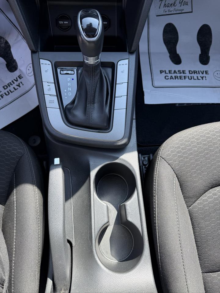 2020 Hyundai Elantra Preferred w/Sun & Safety Package Photo