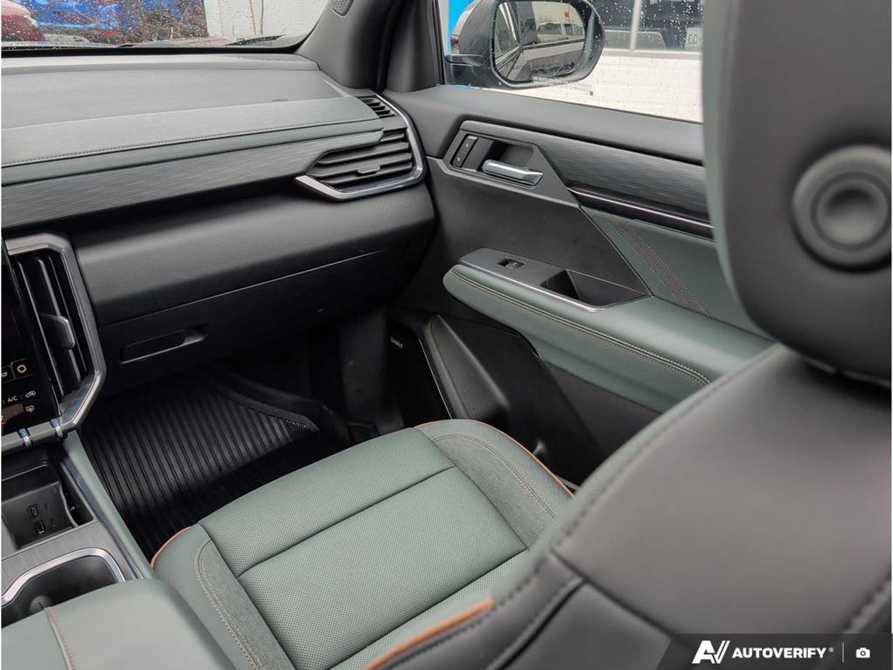 2025 GMC Acadia AT4  - Tow Package - Low Mileage Photo