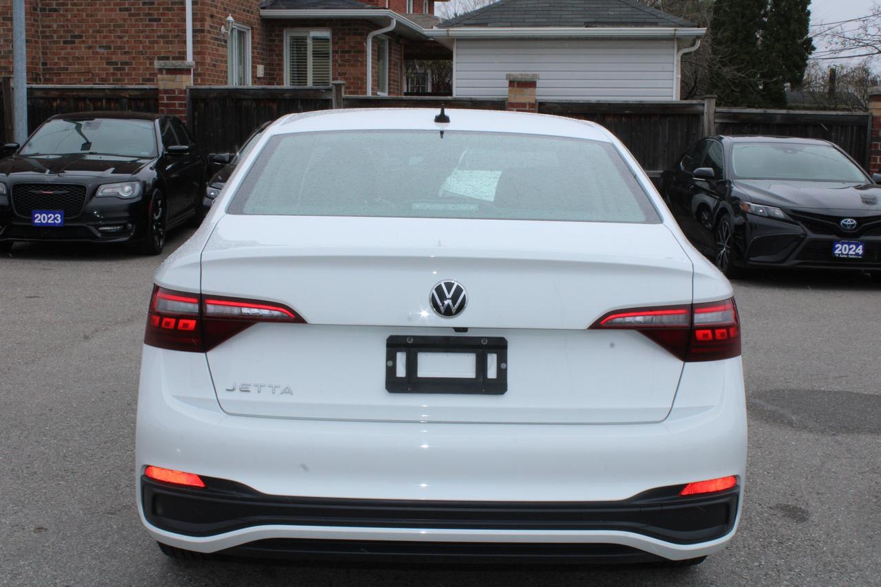 2024 Volkswagen Jetta Trendline Photo