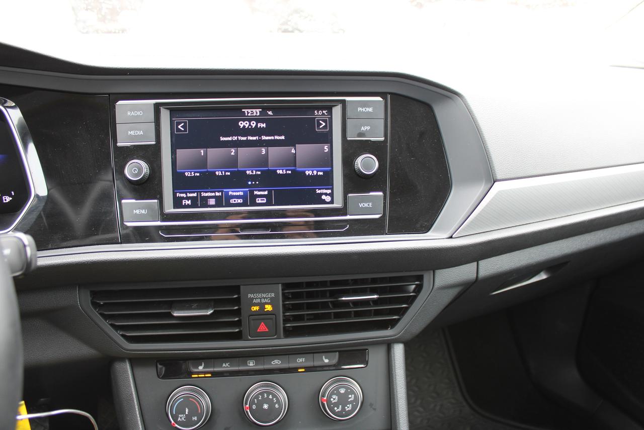 2024 Volkswagen Jetta Trendline Photo