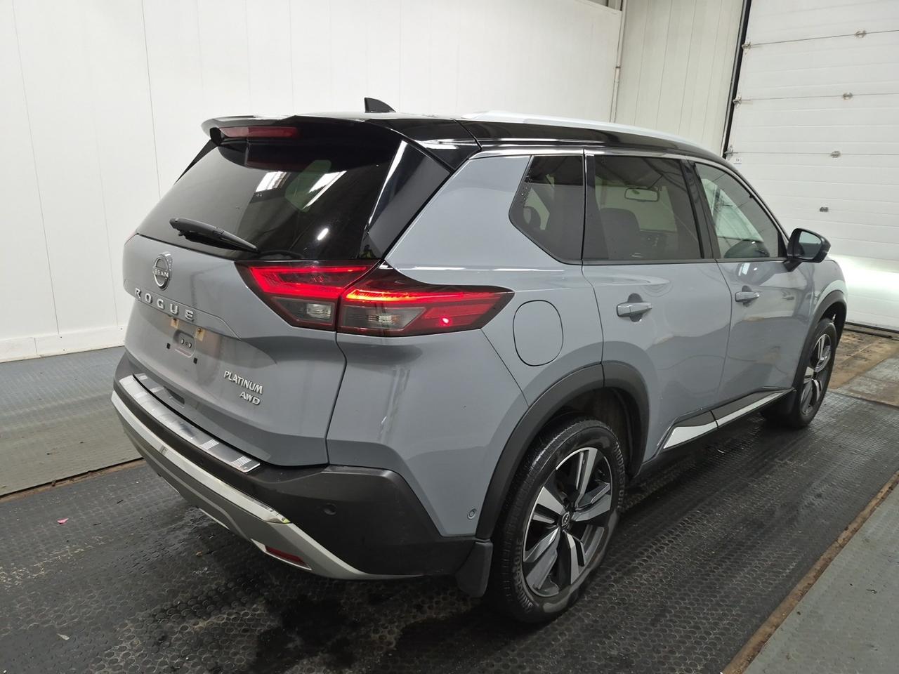 2023 Nissan Rogue Platinum Photo2
