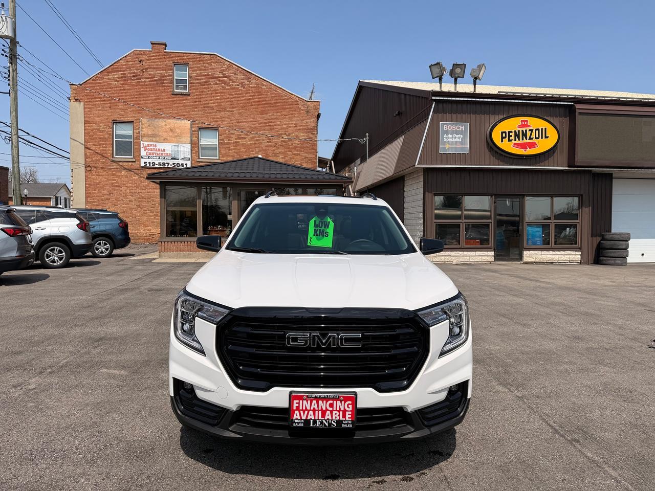 2024 GMC Terrain SLT Photo1