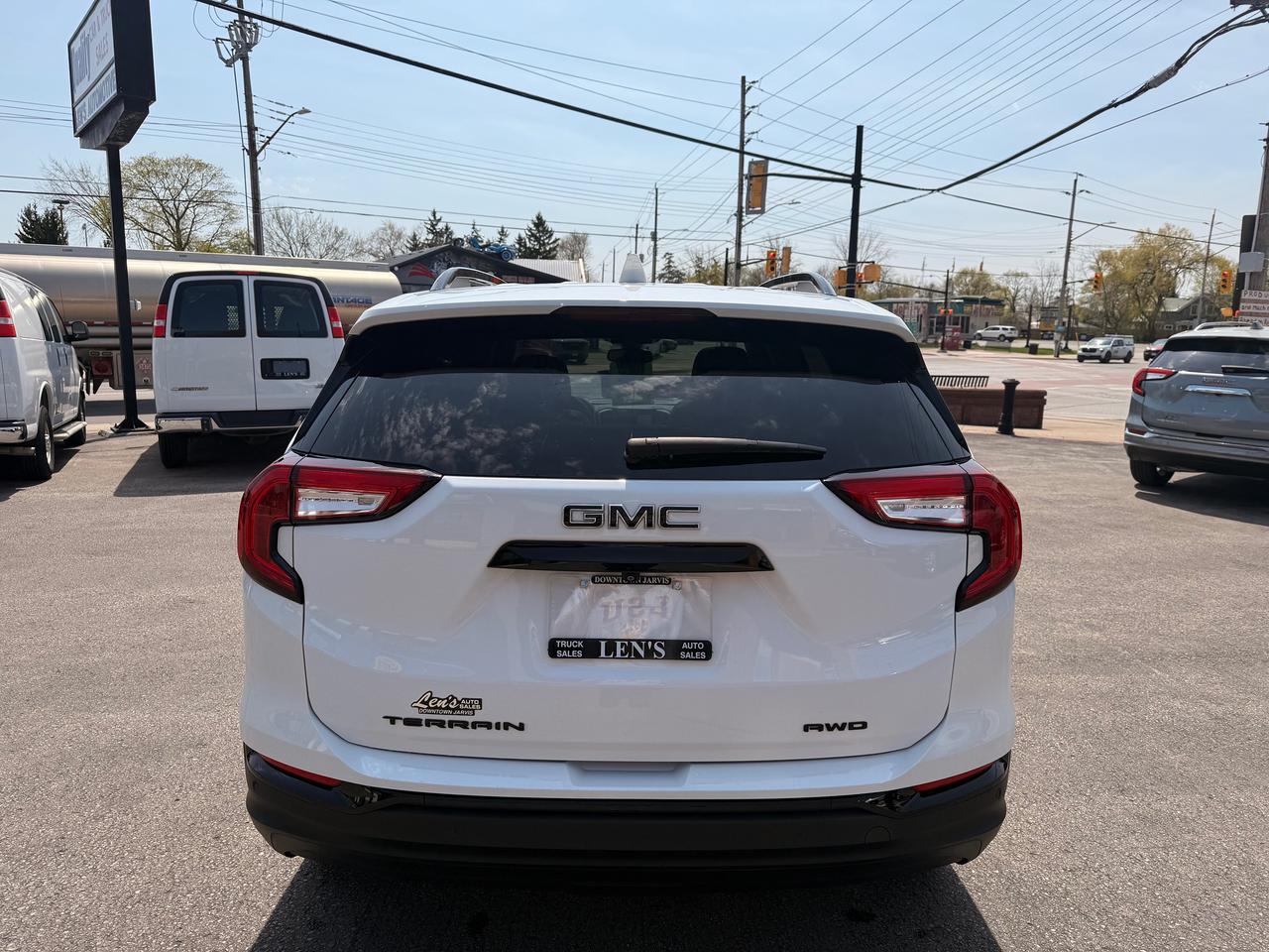 2024 GMC Terrain SLT Photo4