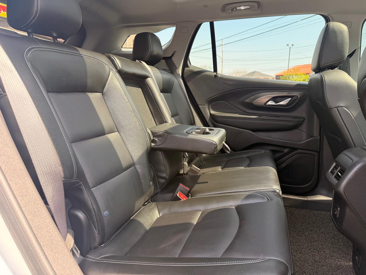 2024 GMC Terrain SLT Photo