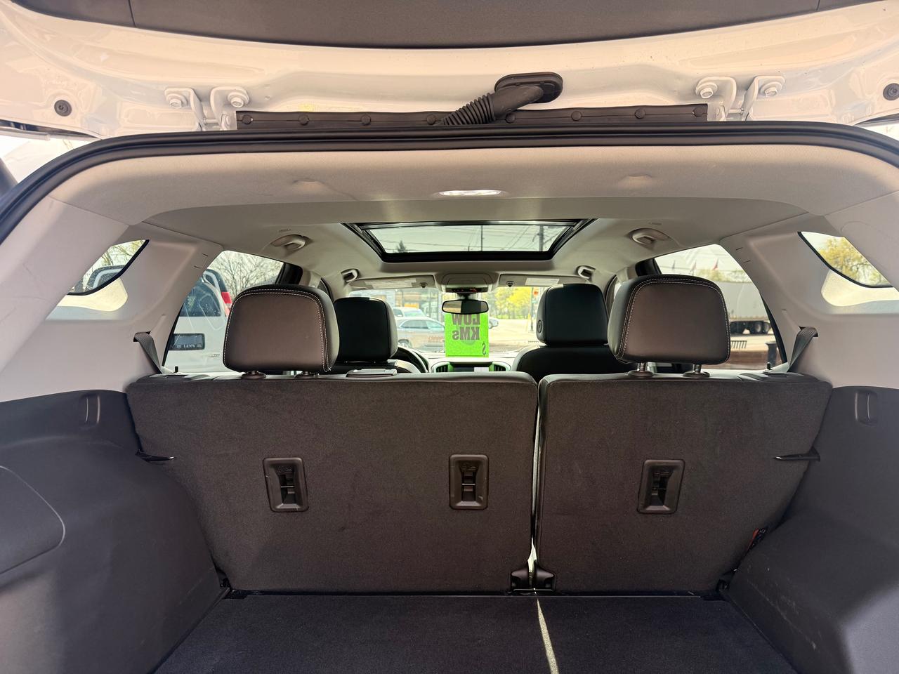 2024 GMC Terrain SLT Photo