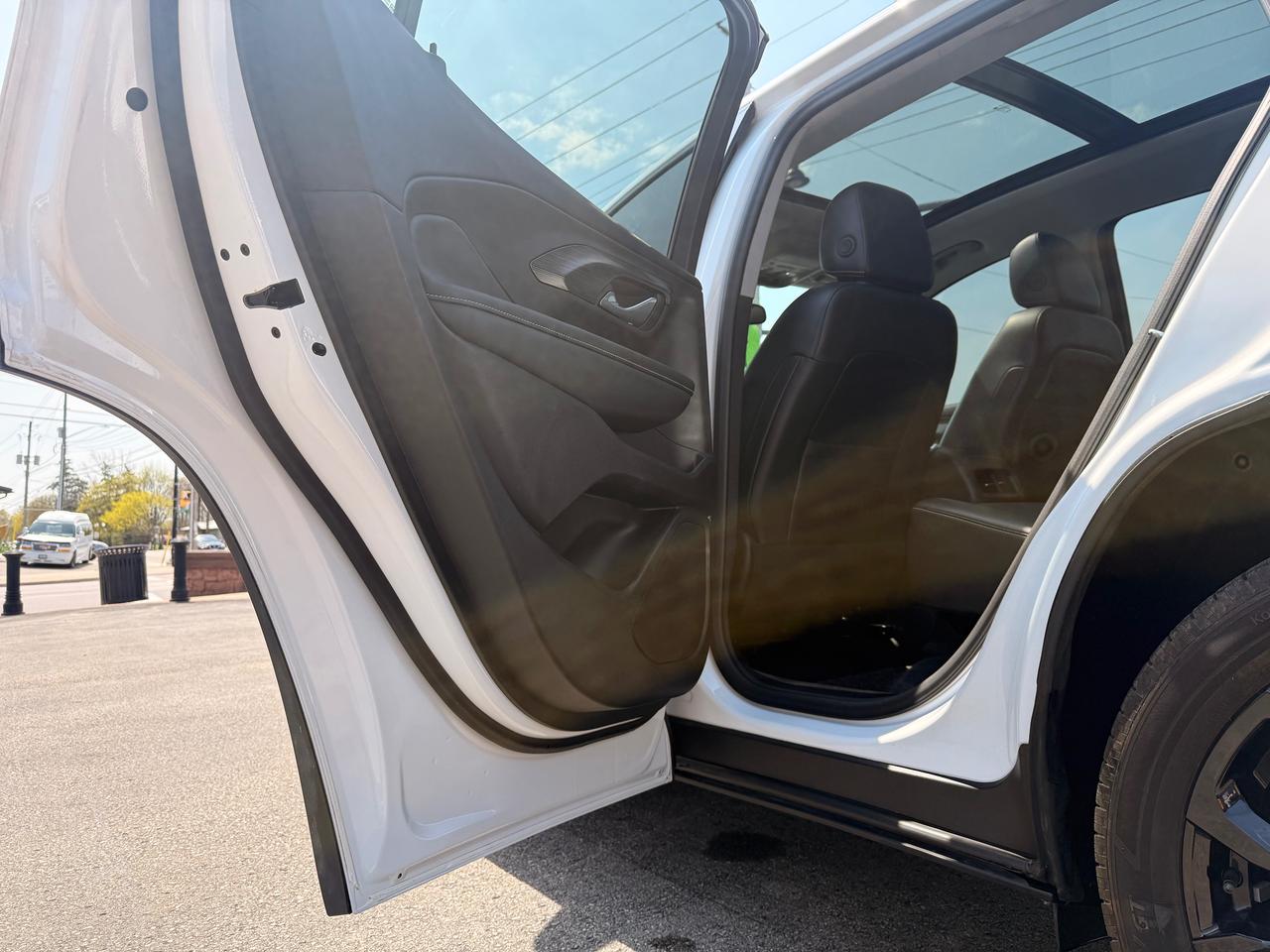 2024 GMC Terrain SLT Photo