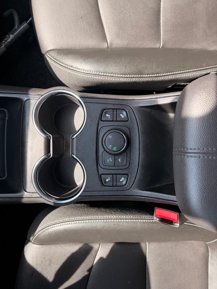 2024 GMC Terrain SLT Photo