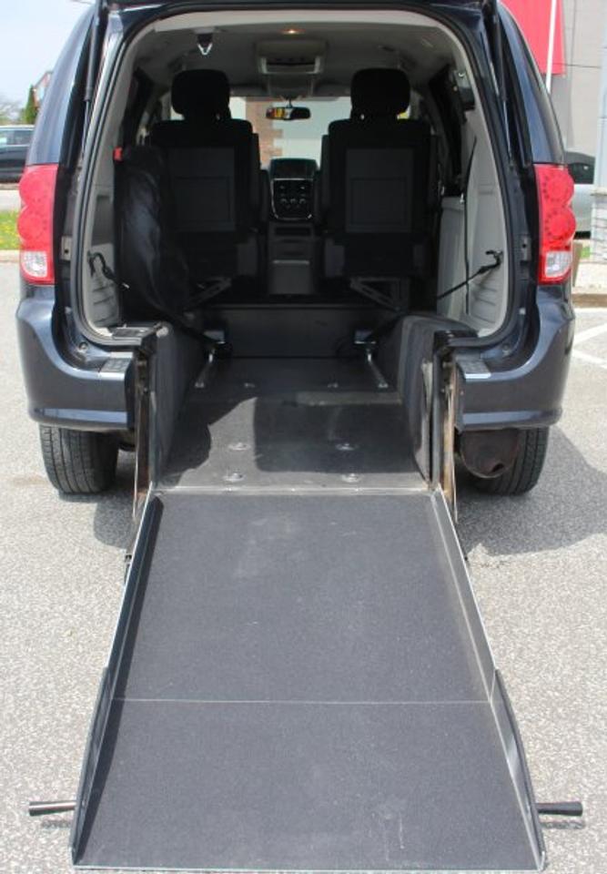 2013 Dodge Grand Caravan Savaria*Wheelchair Accessible*Bluetooth*Rear Cam*N Photo4