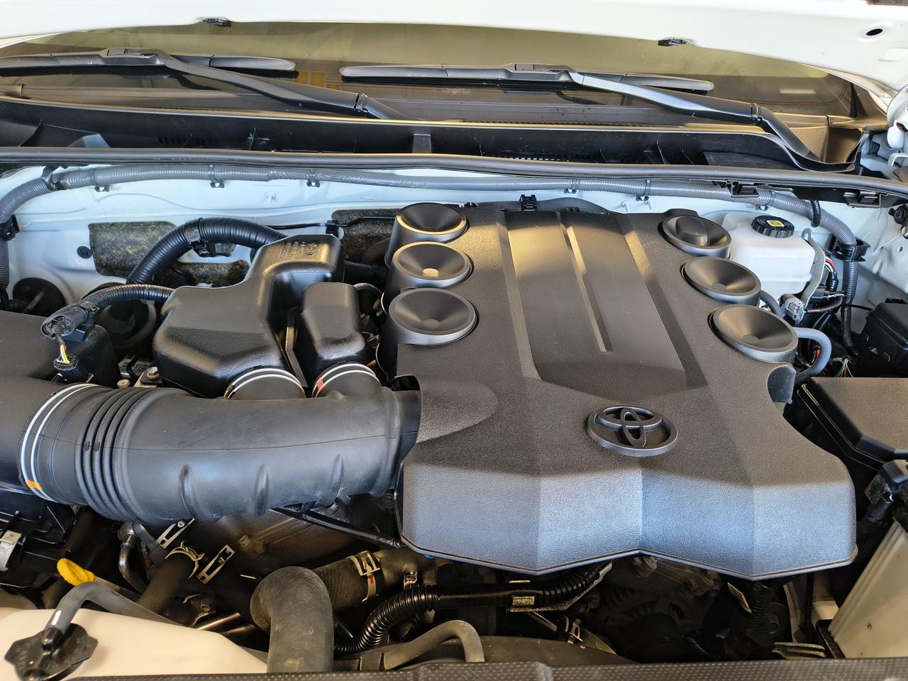 2023 Toyota 4Runner Runner 40th Photo0