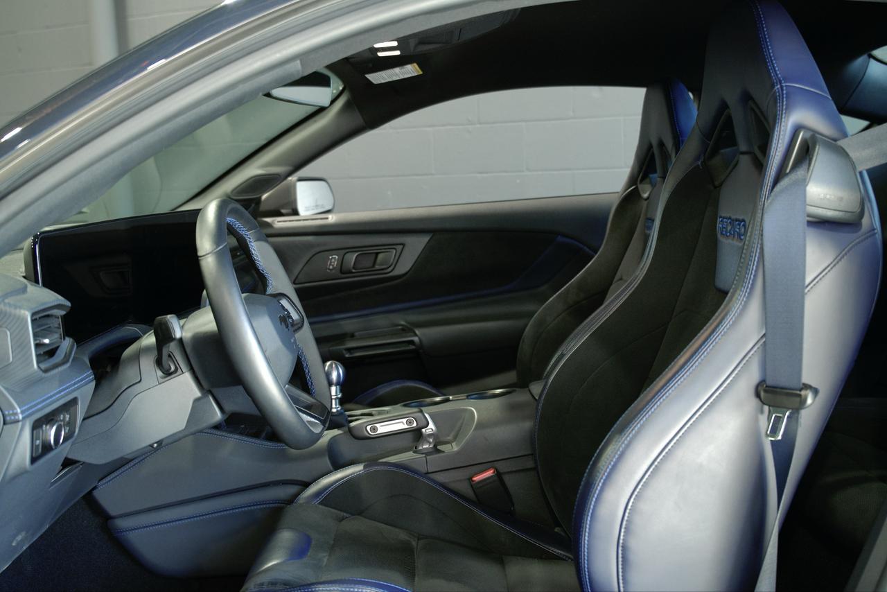2024 Ford Mustang Dark Horse Photo