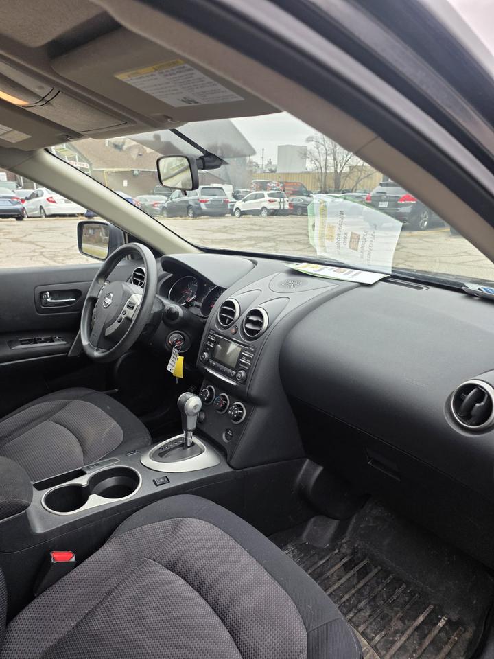 2012 Nissan Rogue FWD 4dr SV Photo