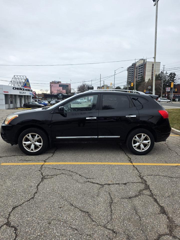 2012 Nissan Rogue FWD 4dr SV Photo