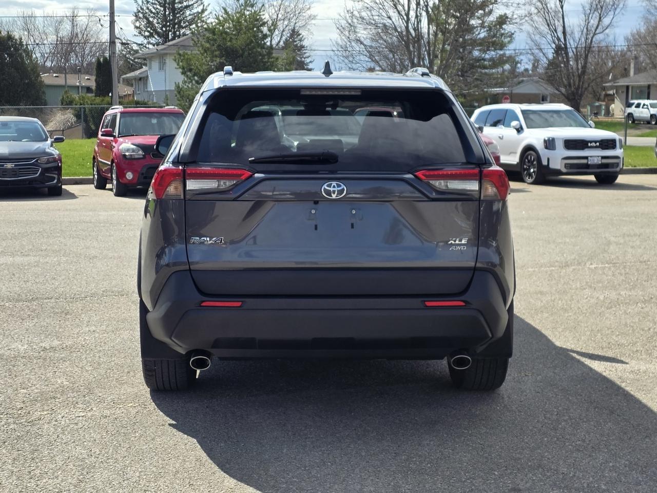 2021 Toyota RAV4 XLE AWD Photo
