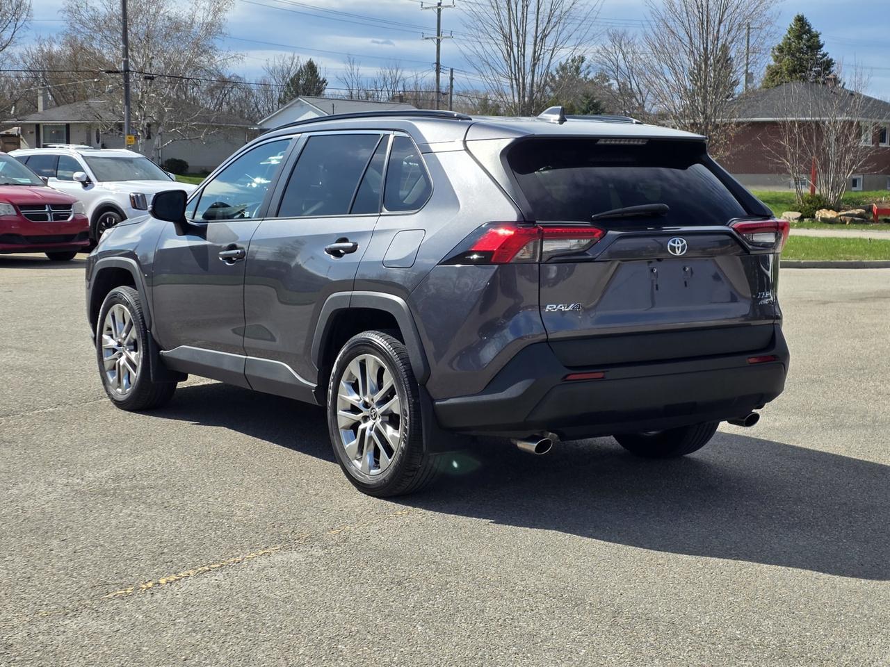 2021 Toyota RAV4 XLE AWD Photo