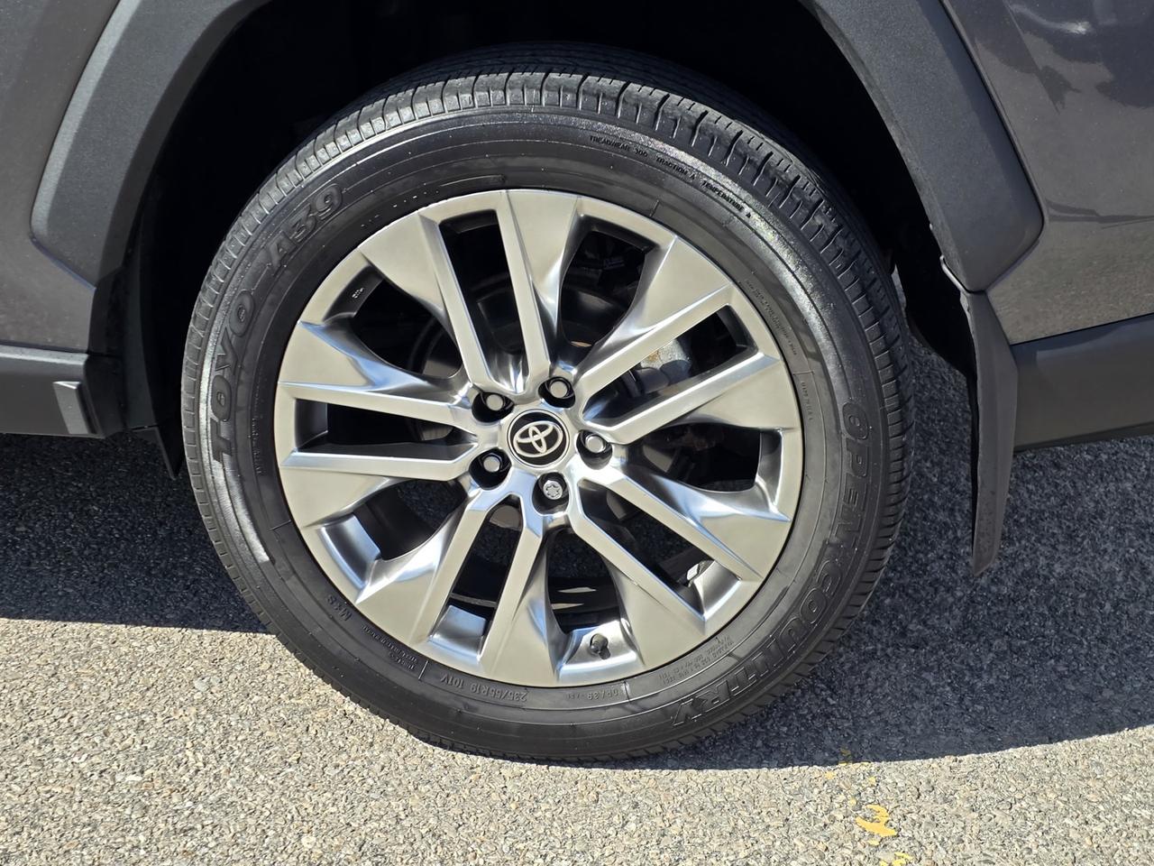 2021 Toyota RAV4 XLE AWD Photo