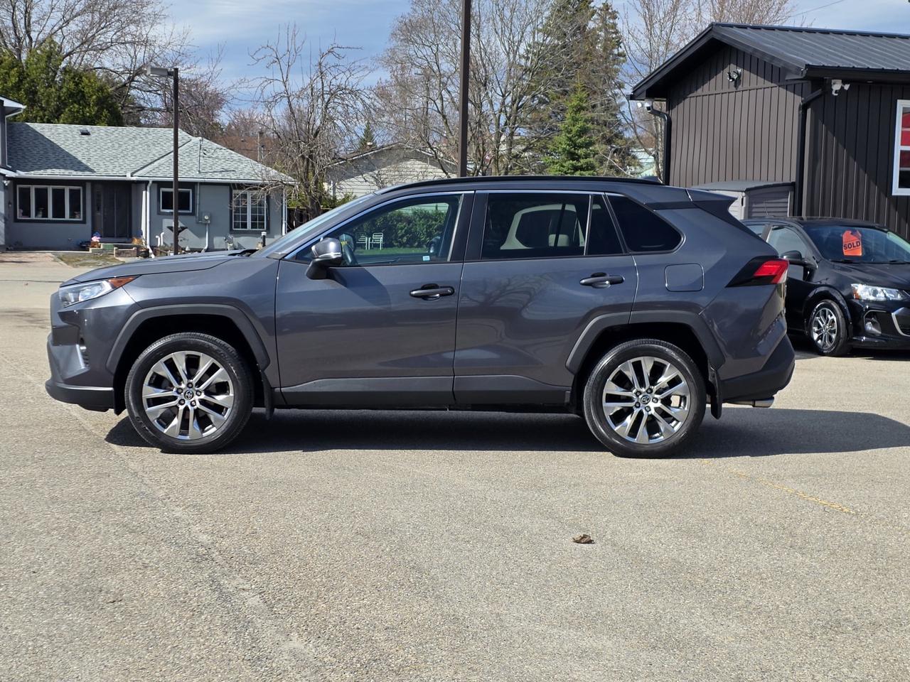 2021 Toyota RAV4 XLE AWD Photo