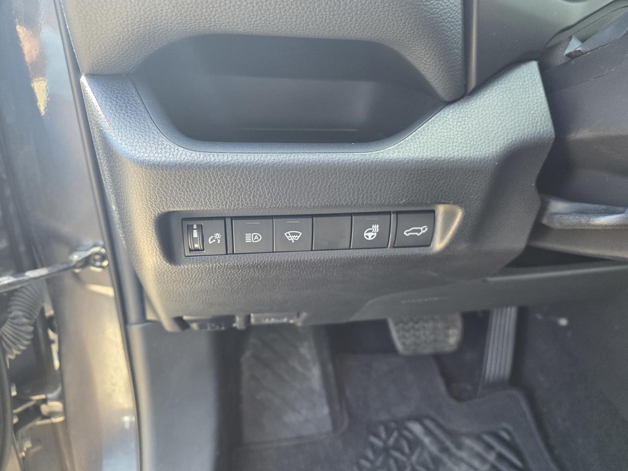 2021 Toyota RAV4 XLE AWD Photo