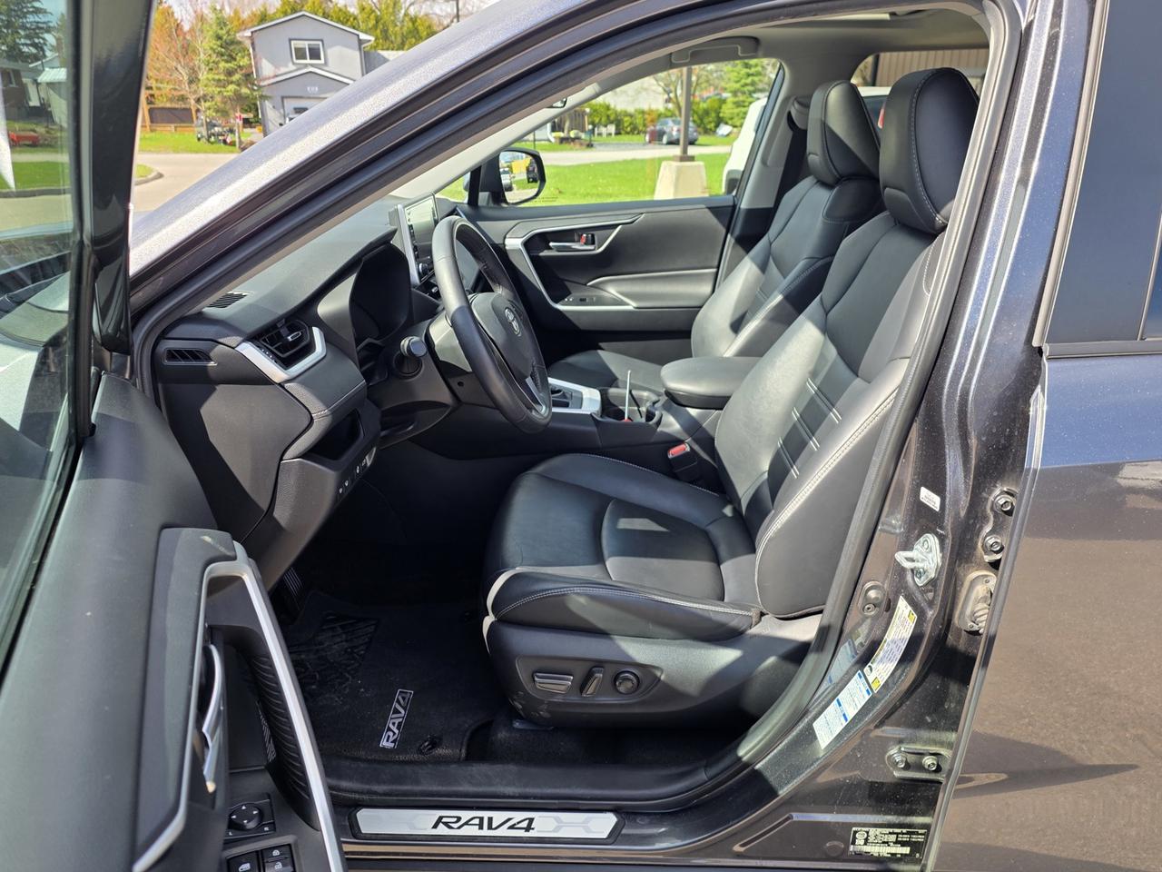 2021 Toyota RAV4 XLE AWD Photo