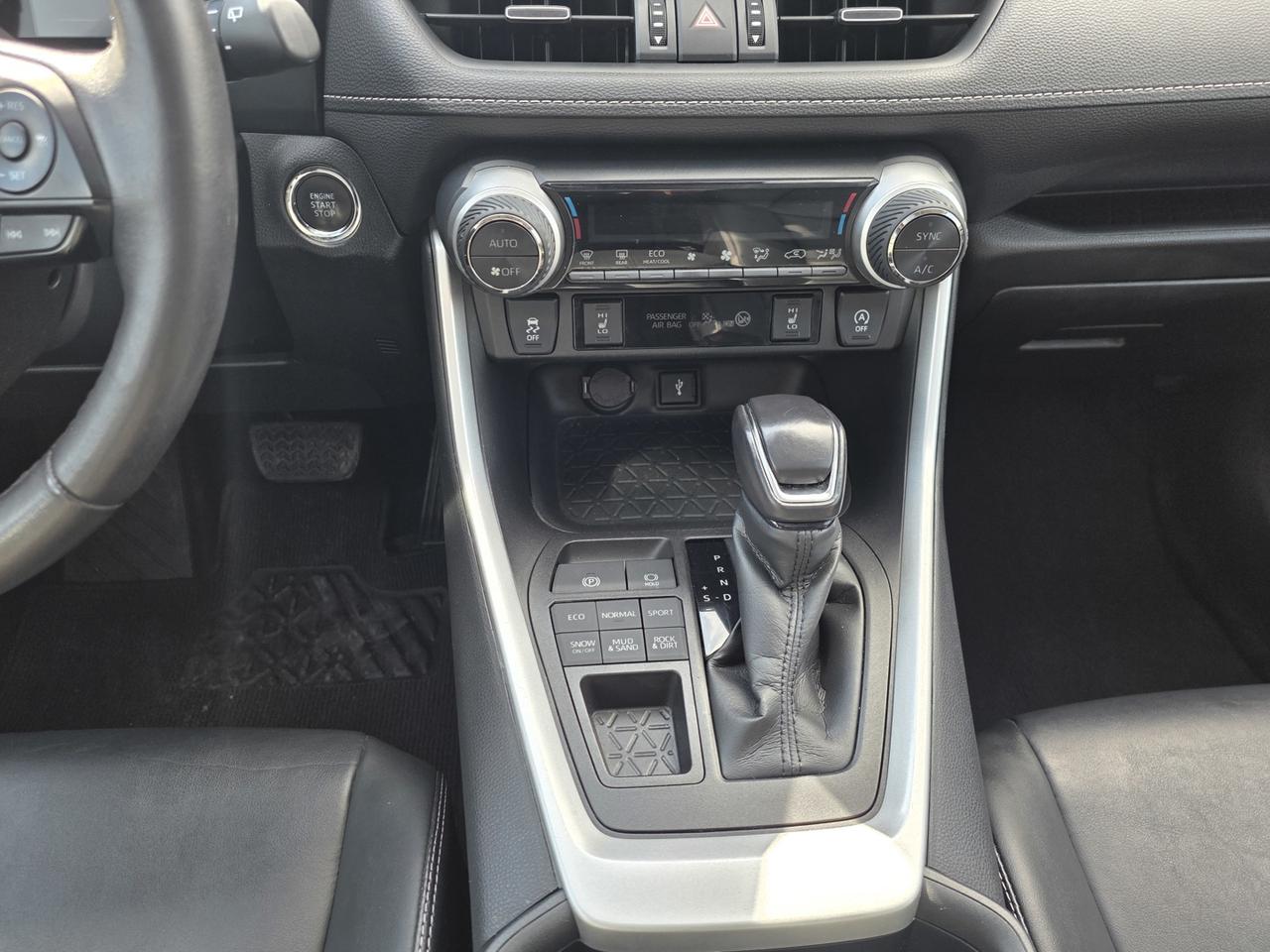 2021 Toyota RAV4 XLE AWD Photo
