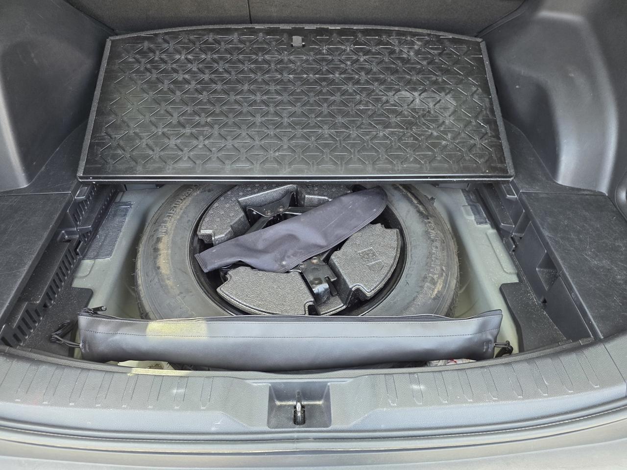 2021 Toyota RAV4 XLE AWD Photo