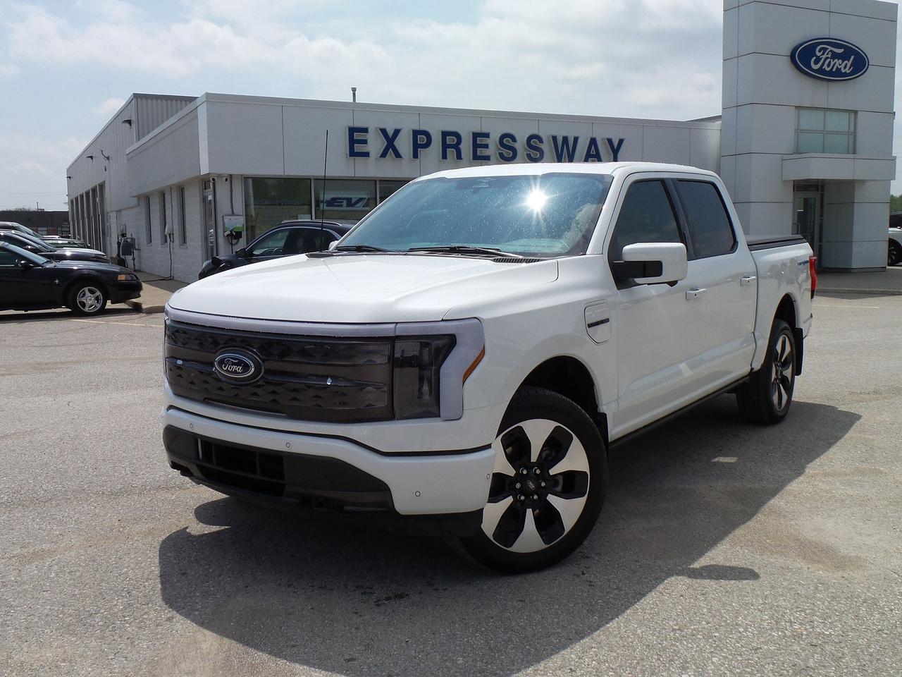 2023 Ford F-150 PLATINUM! EXTENDED RANGE BATTERY! TOW TECH PACK! Photo0