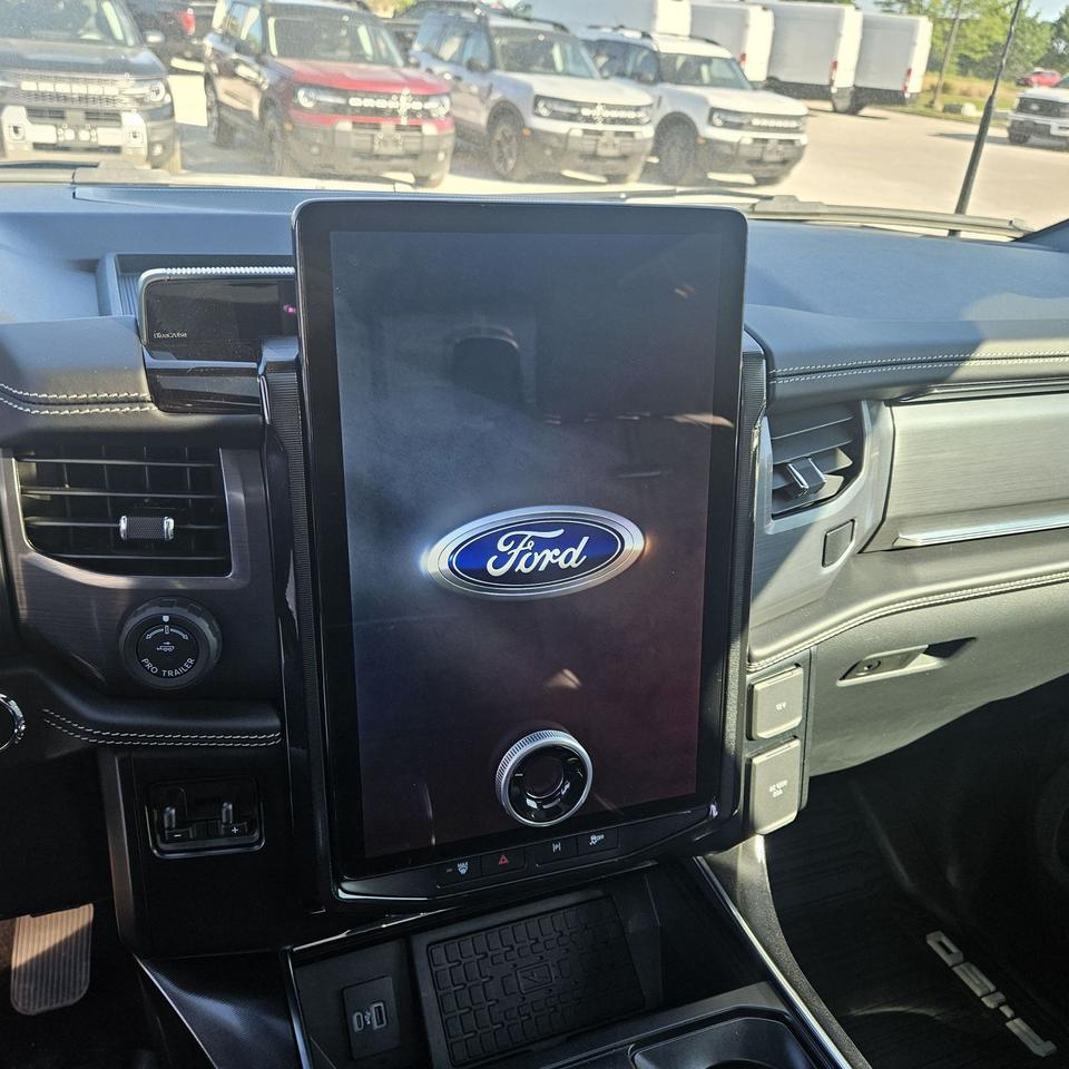 2023 Ford F-150 PLATINUM! EXTENDED RANGE BATTERY! TOW TECH PACK! Photo