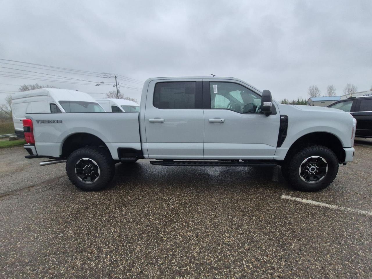 2026 Ford F-250 XLT, PREMIUM PKG, TREMOR OFF ROAD PKG, MOONROOF Photo
