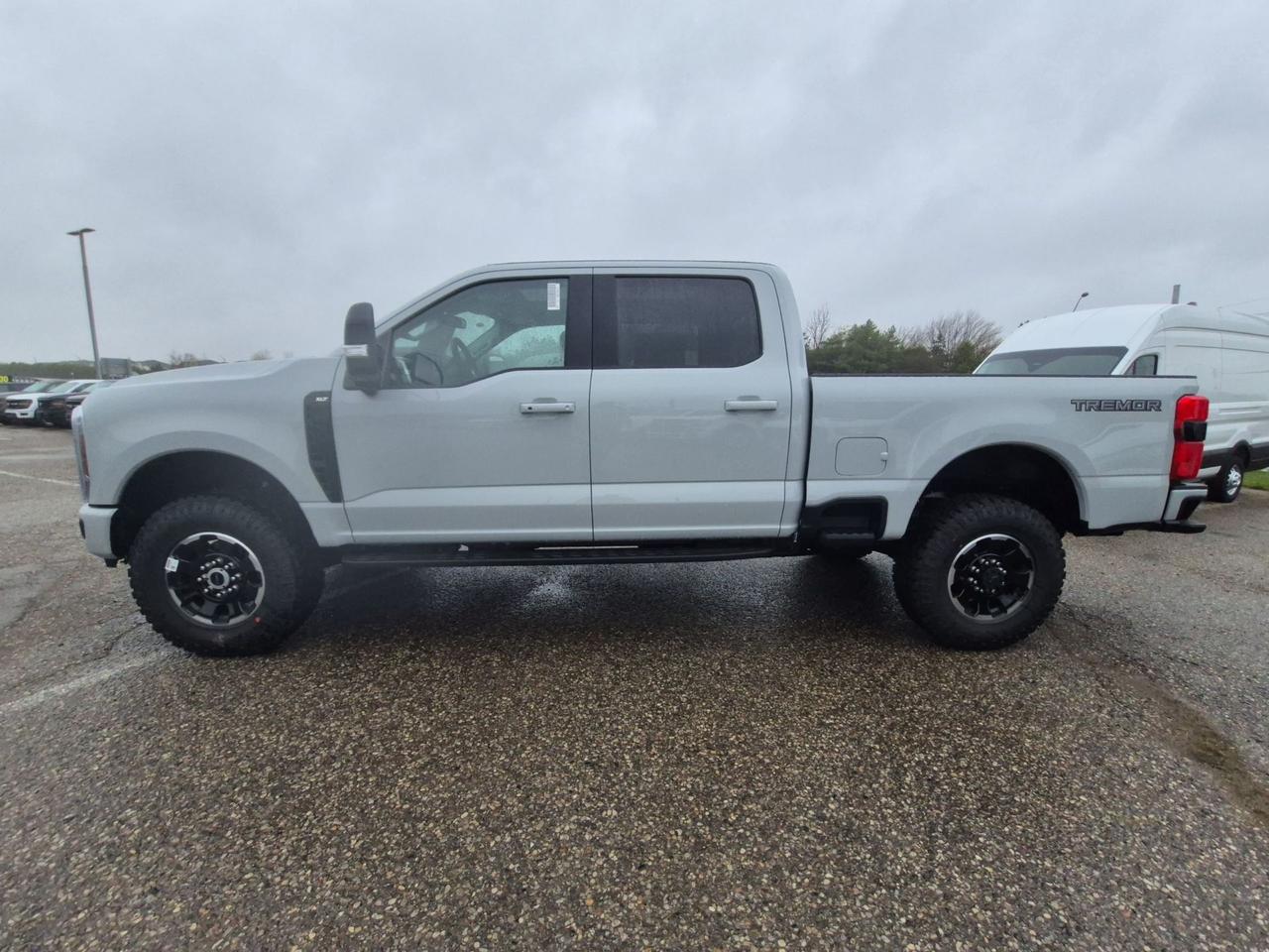2026 Ford F-250 XLT, PREMIUM PKG, TREMOR OFF ROAD PKG, MOONROOF Photo