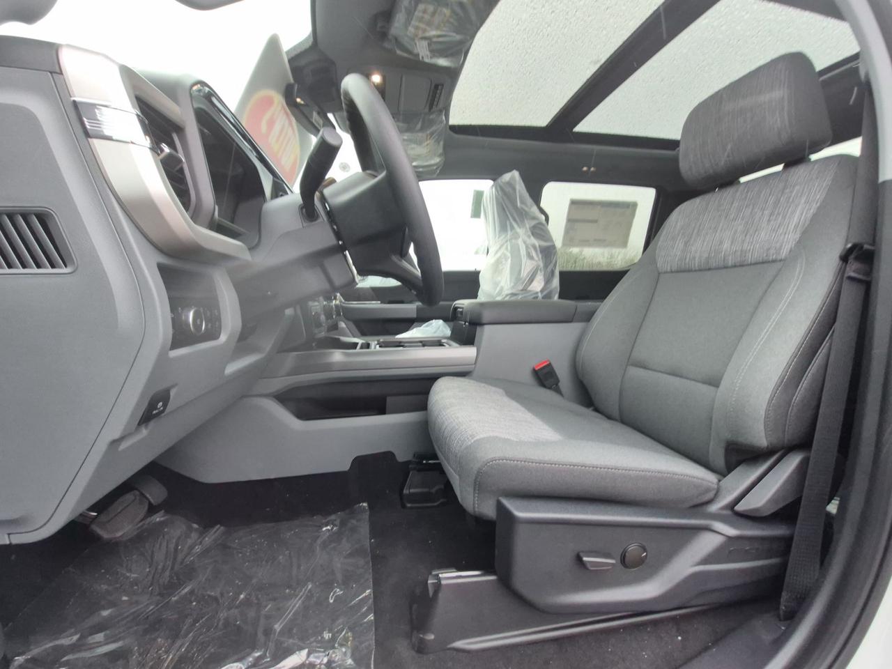 2026 Ford F-250 XLT, PREMIUM PKG, TREMOR OFF ROAD PKG, MOONROOF Photo