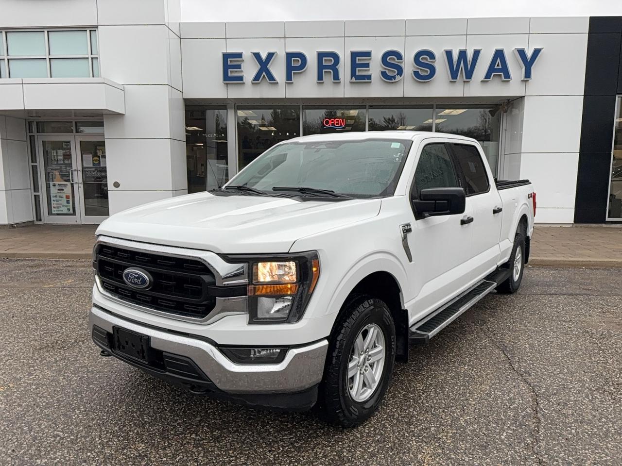 2023 Ford F-150 5L V8 ENGINE! XLT WITH XTR! 18" RIMS, LONG BOX! Photo0