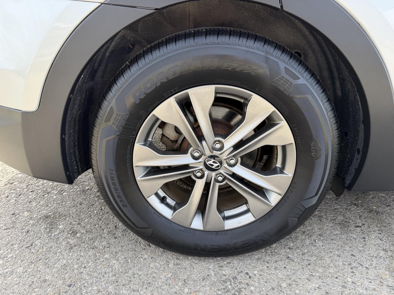 2014 Hyundai Santa Fe Sport Premium | Two Sets of Wheels Photo