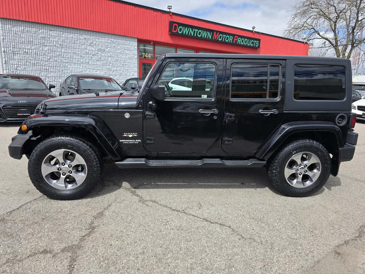 2016 Jeep Wrangler Unlimited Sahara Photo