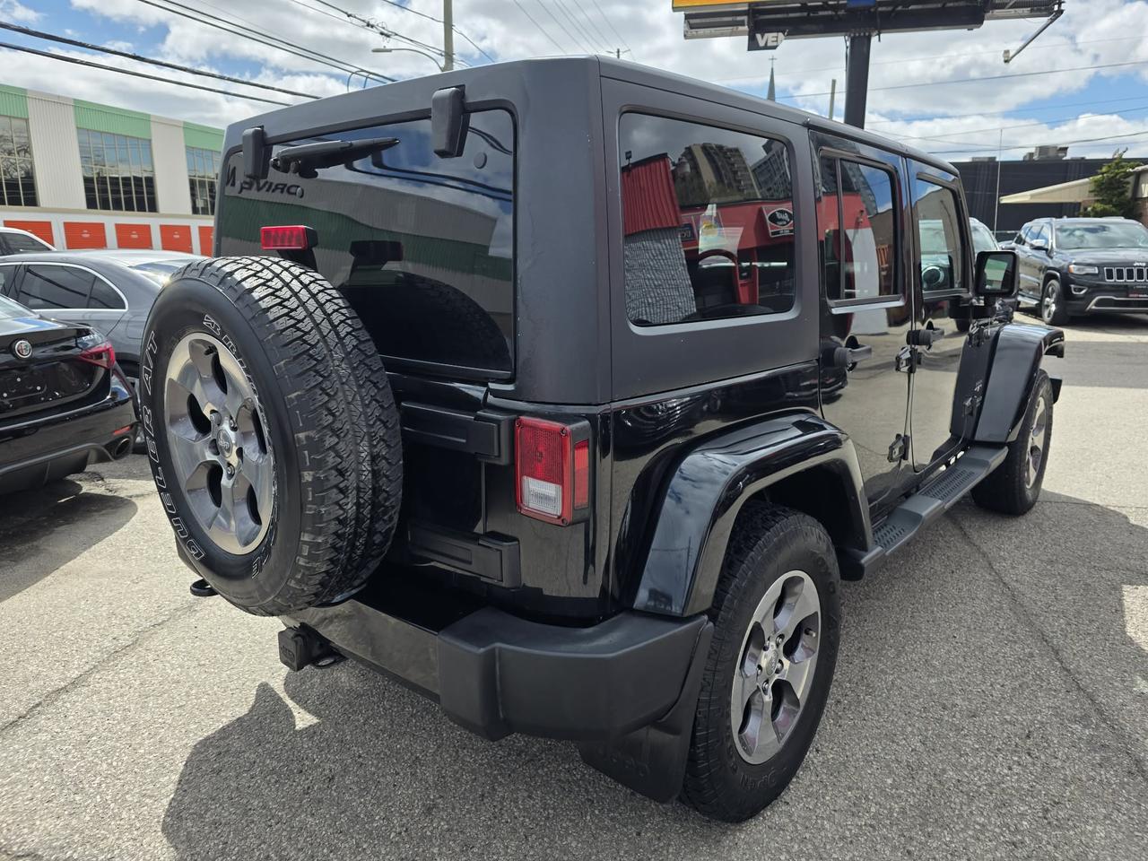 2016 Jeep Wrangler Unlimited Sahara Photo