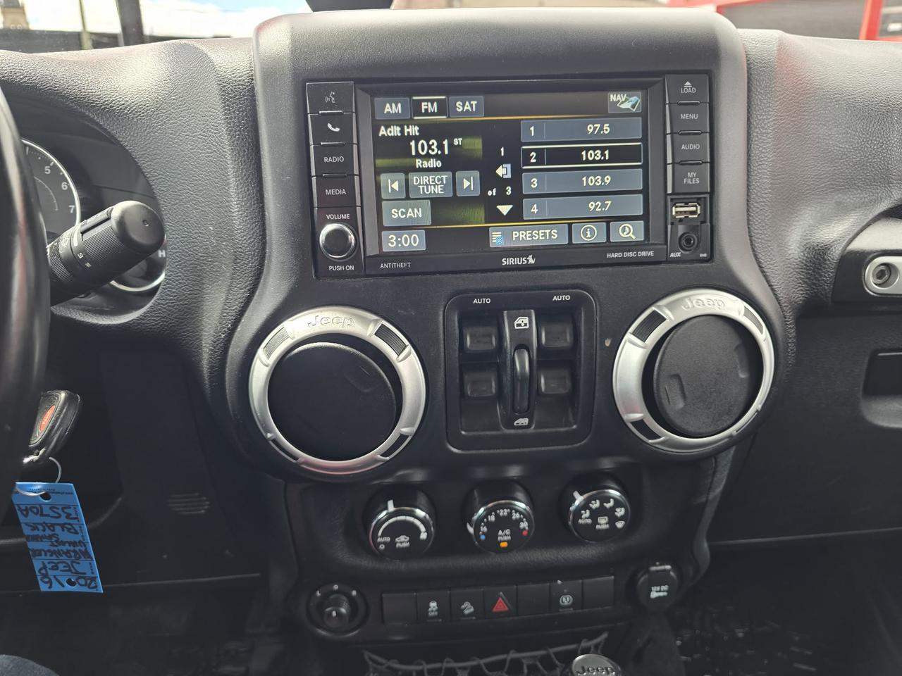 2016 Jeep Wrangler Unlimited Sahara Photo