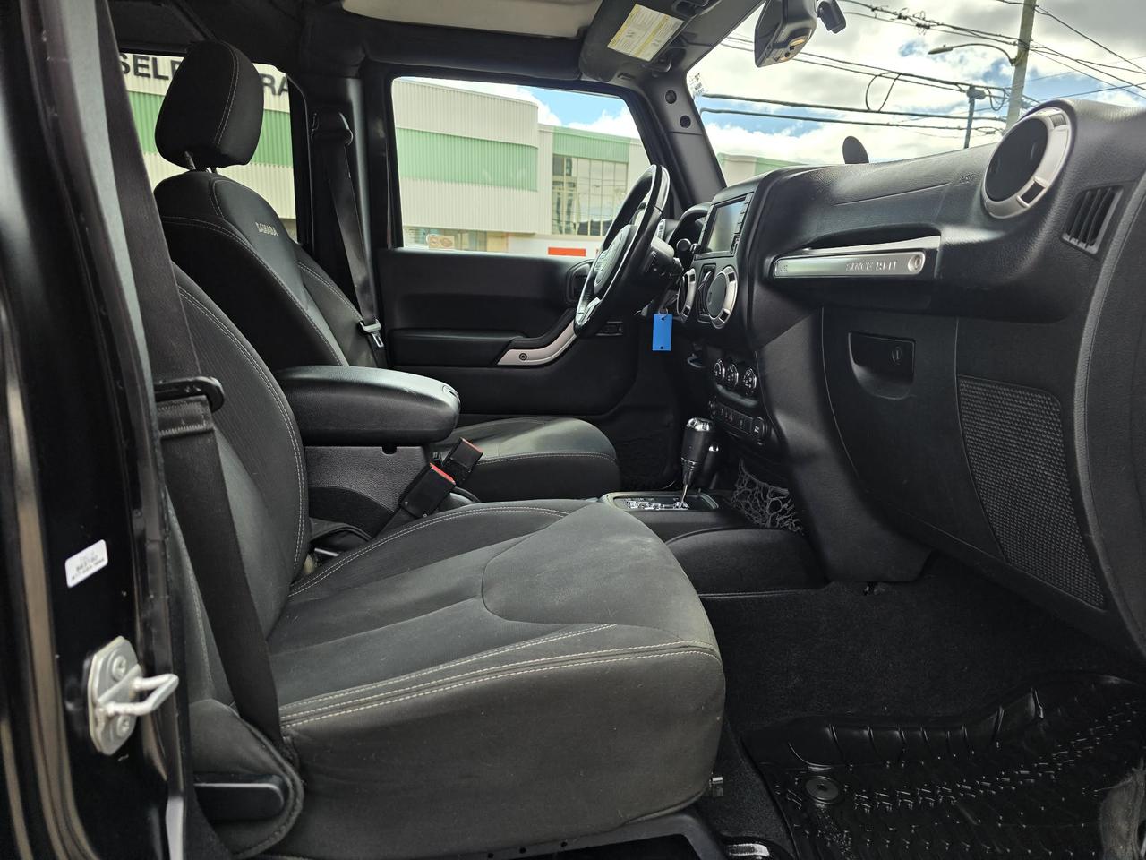 2016 Jeep Wrangler Unlimited Sahara Photo