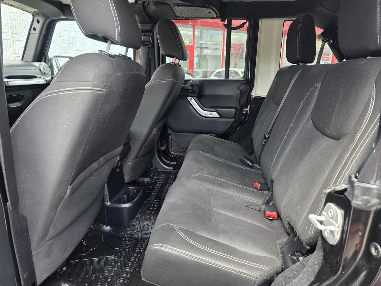 2016 Jeep Wrangler Unlimited Sahara Photo