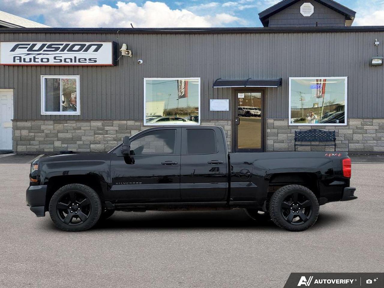 2018 Chevrolet Silverado 1500 4WD Double Cab 143.5" Photo3