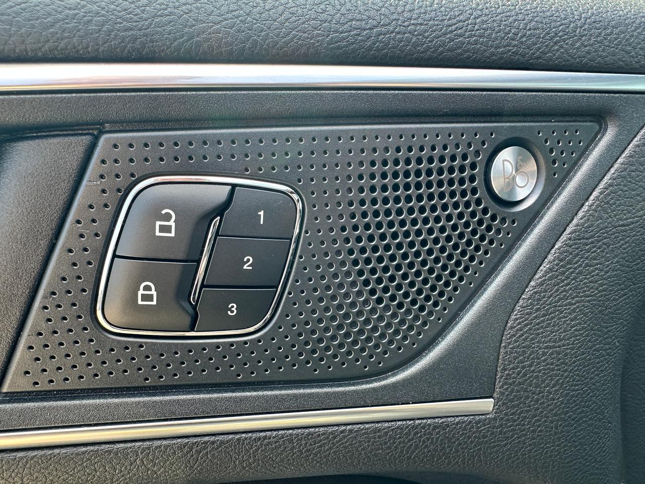 2021 Ford Edge ST AWD 2.7L V6 HTD/CLD-Leather Navigation PanoRoof Photo